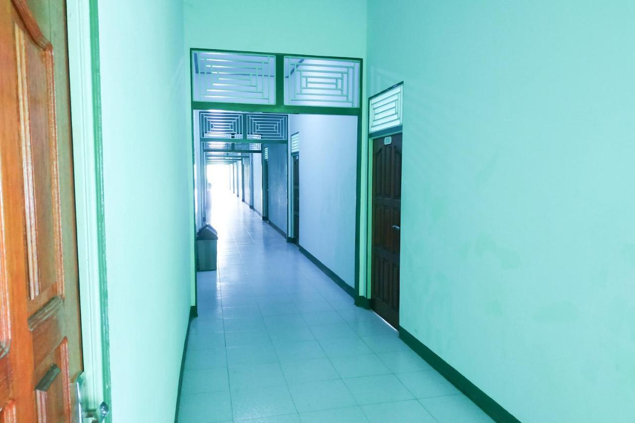 Super Oyo 3098 Hotel Sahabat Baru Singkawang Exterior foto