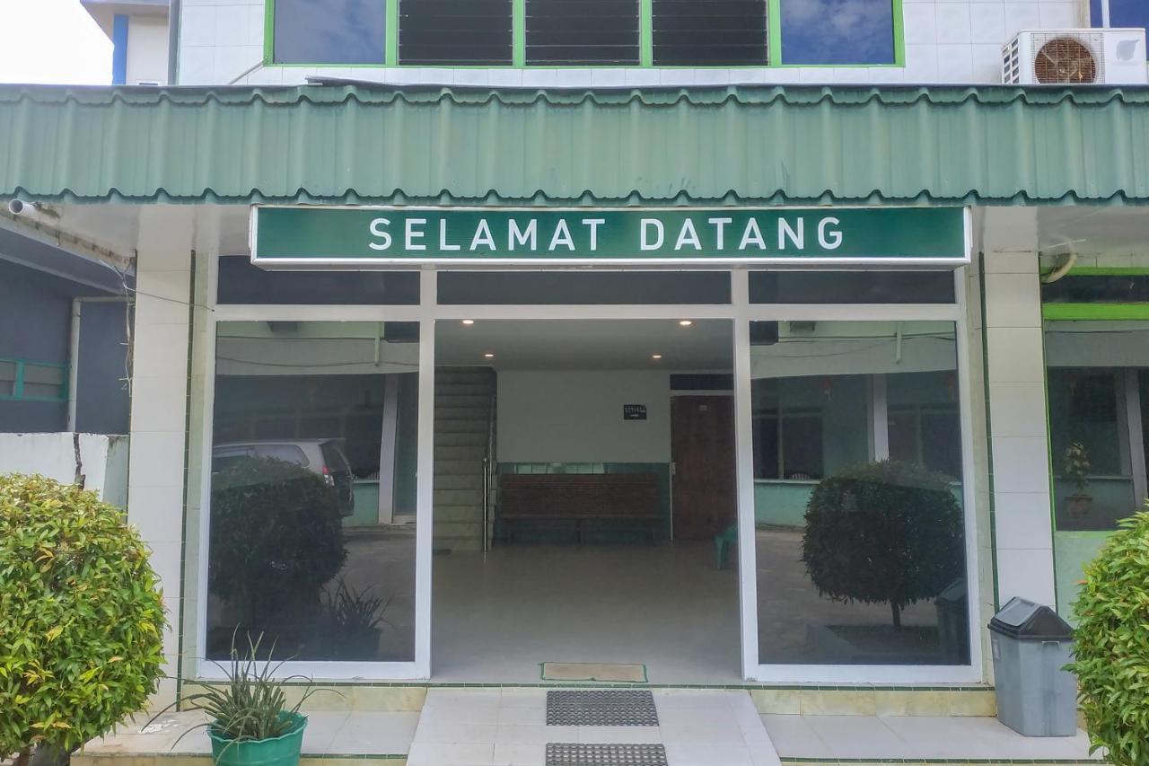 Super Oyo 3098 Hotel Sahabat Baru Singkawang Exterior foto