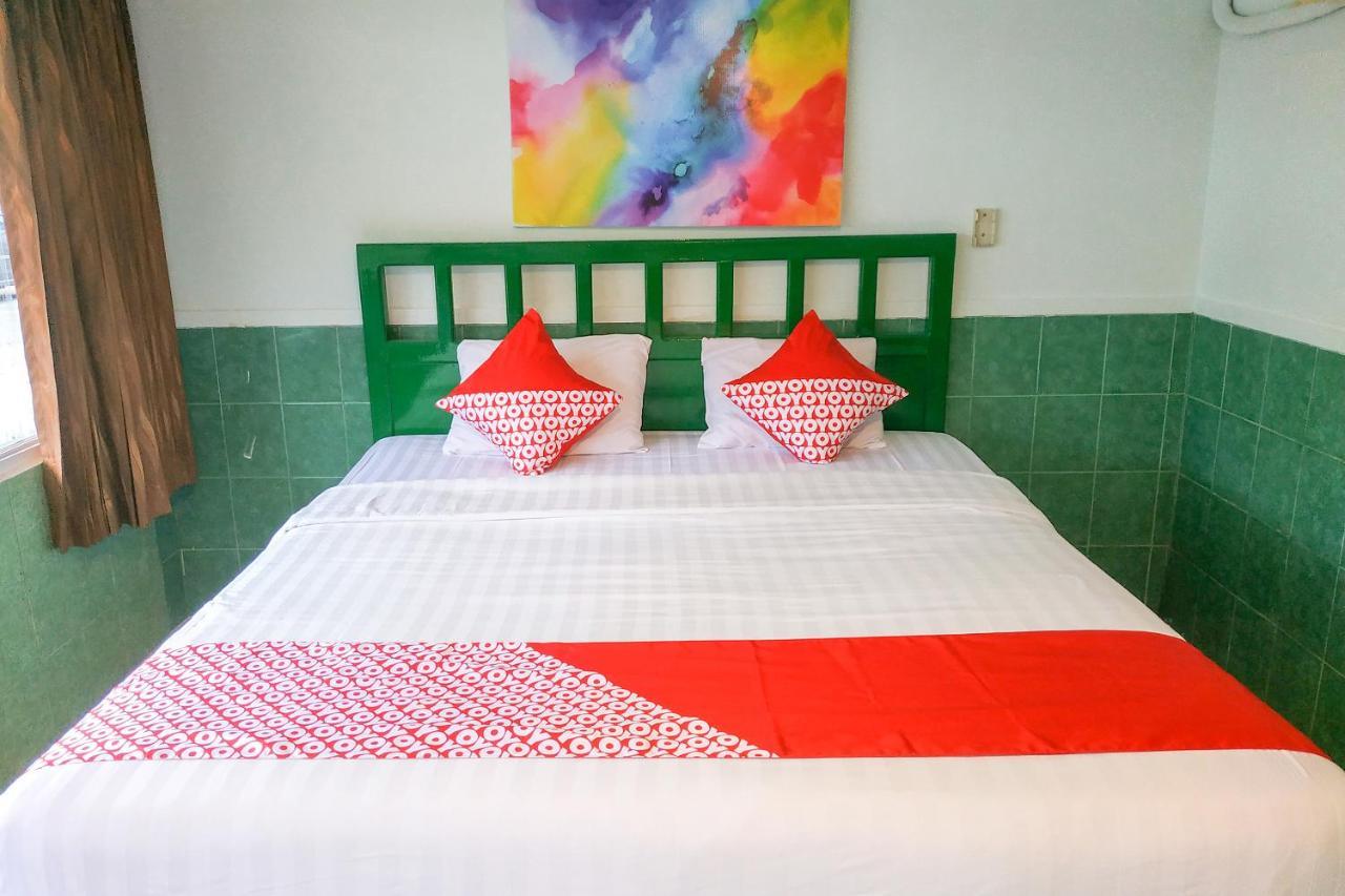 Super Oyo 3098 Hotel Sahabat Baru Singkawang Exterior foto